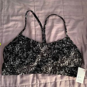 NWT Lululemon Flow Y bra. Size 10.